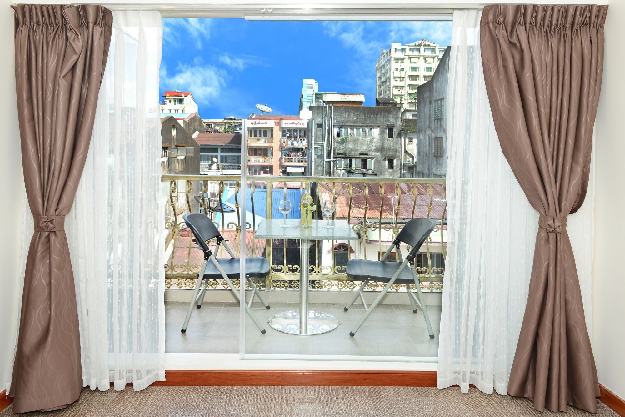 Hotel Bond Yangon Exterior photo