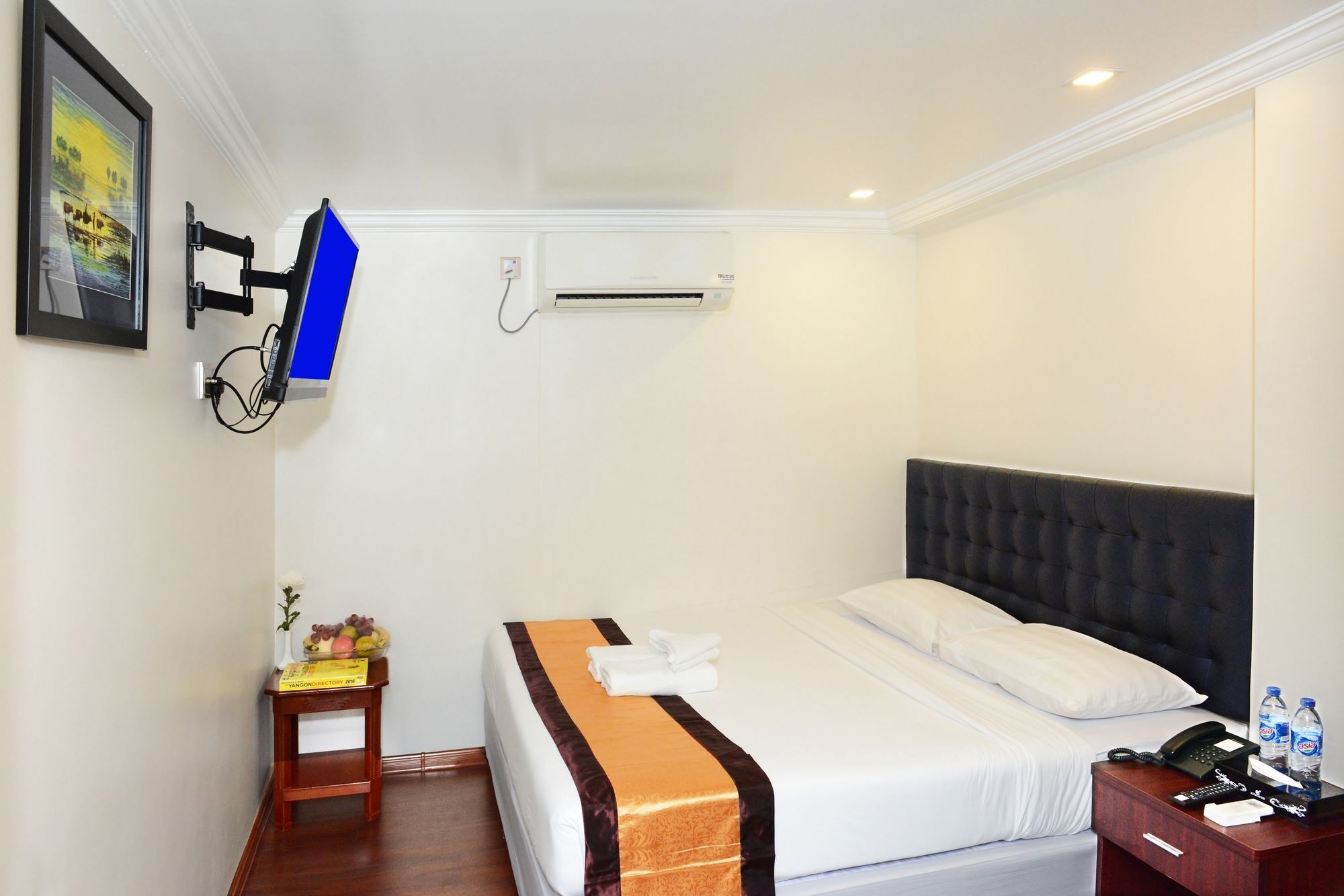 Hotel Bond Yangon Exterior photo